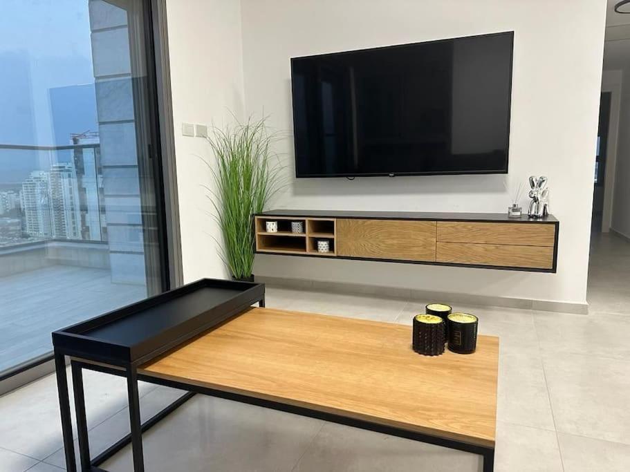 Elegant 3 Bedroom Ocean View Condo In Kiryat Yam Qiryat Yam Exterior foto